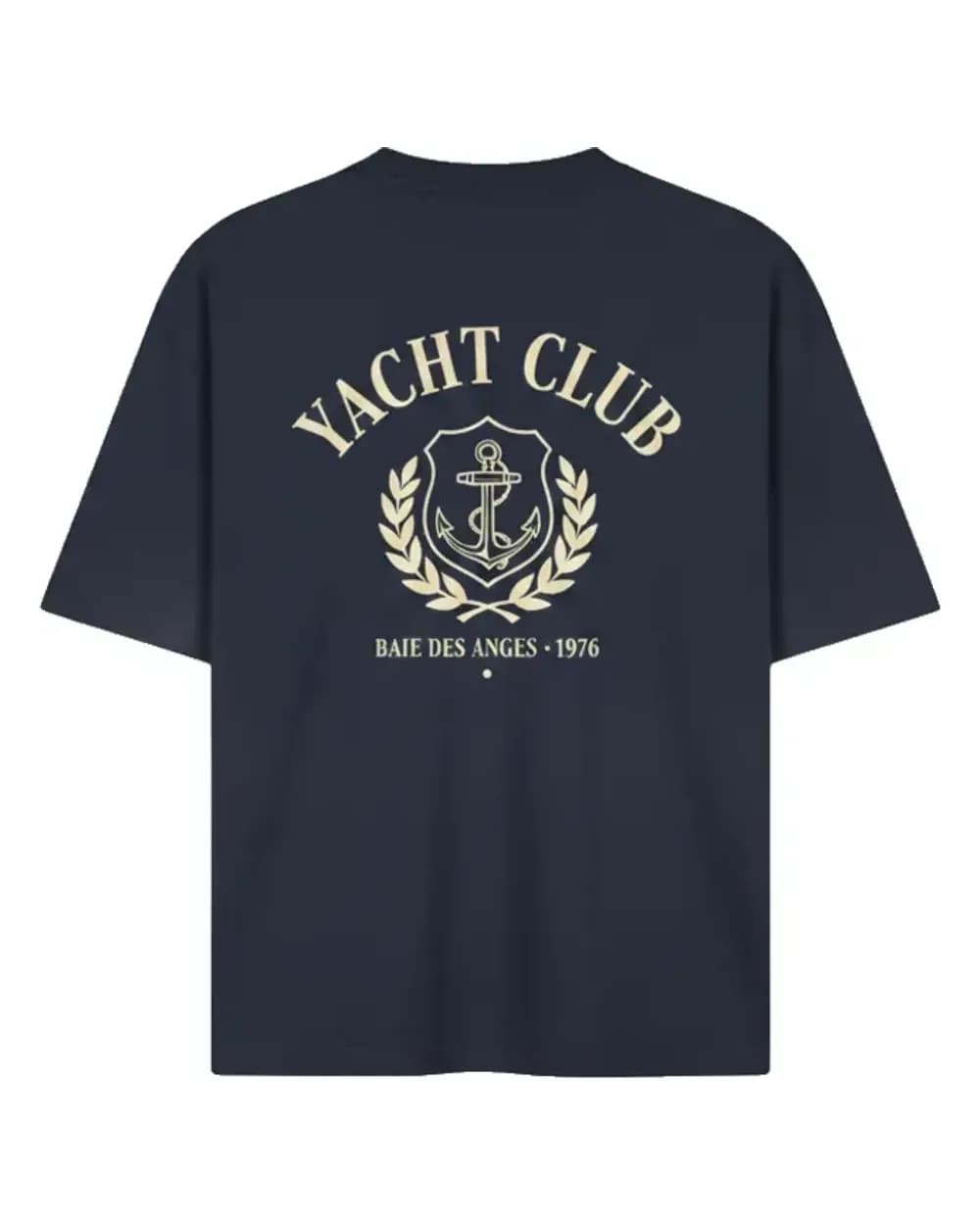 T-shirt bleu marine personnalisé, écusson Yacht Club brodé au dos