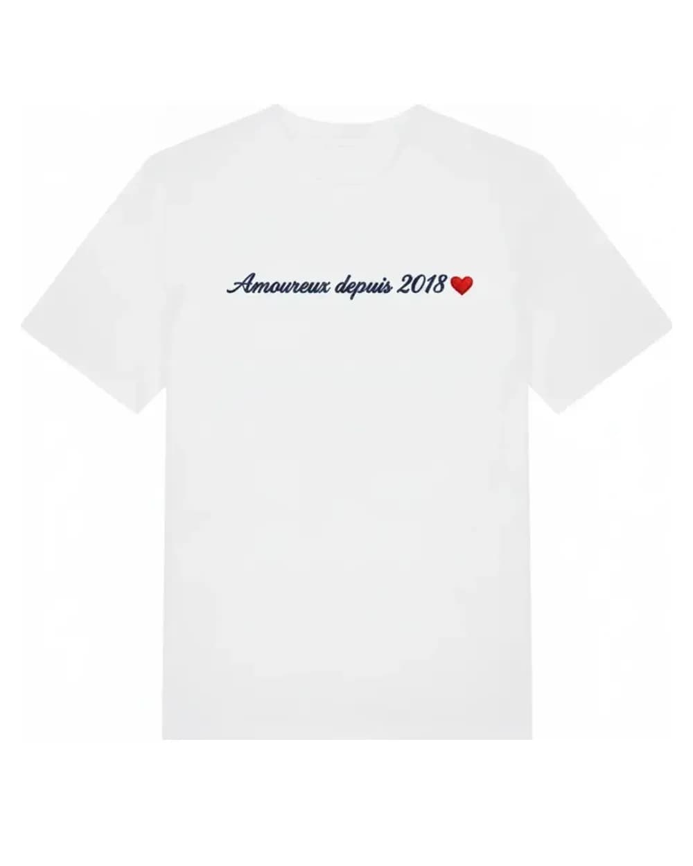 T-shirt blanc personnalisé Saint-Valentin, Amoureux depuis brodé côté cœur
