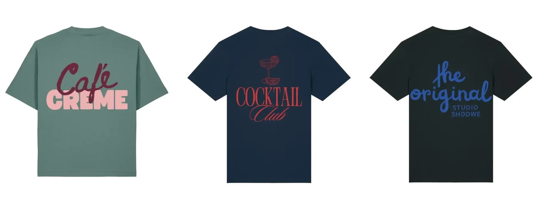 Trois t-shirts marqués côte à côte, le prix unitaire baisse avec la quantité