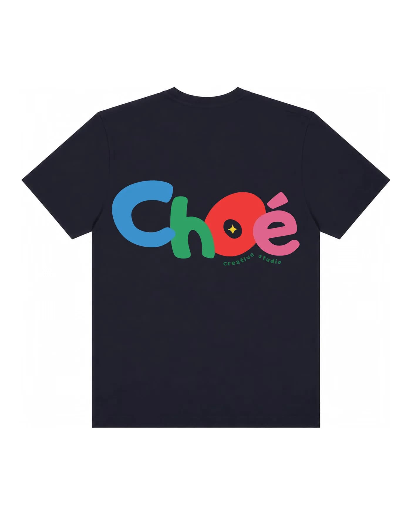 T-shirt bleu marine avec une illustration détaillée imprimée en DTF